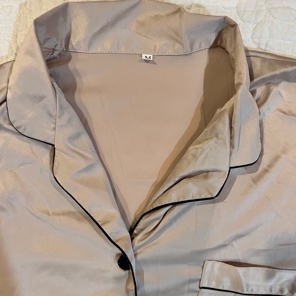 Women’s pajamas size medium - Picture 5 of 6